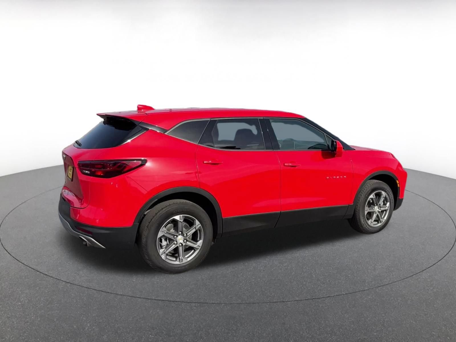 Used 2025 Chevrolet Blazer LT FWD image 14