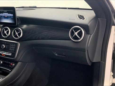 Used 2018 Mercedes-Benz CLA 250 image 26