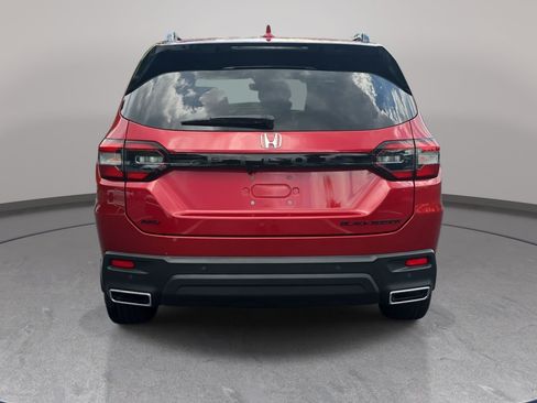Used 2025 Honda Pilot Black Edition image 6