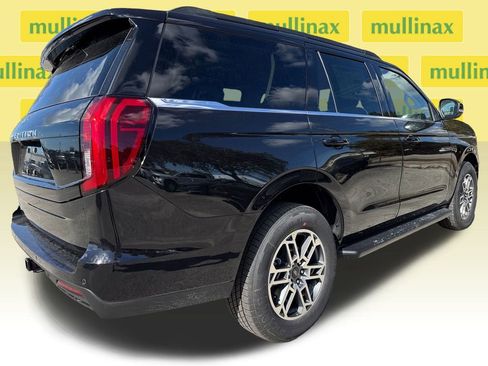 New 2026 Ford Expedition Active image 16