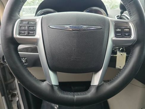 Used 2012 Chrysler Town & Country Touring-L w/ Entertainment Group #2 FWD image 39