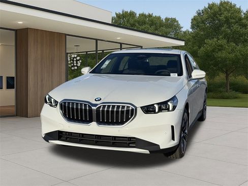 New 2026 BMW 530i image 3