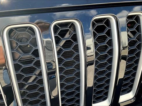 Used 2020 Jeep Gladiator Overland w/ LED Lighting Group image 38