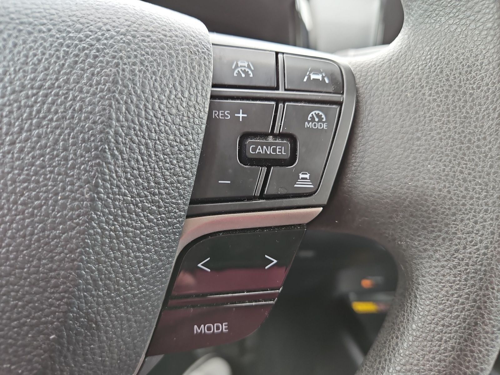 Used 2025 Toyota Camry LE FWD image 25