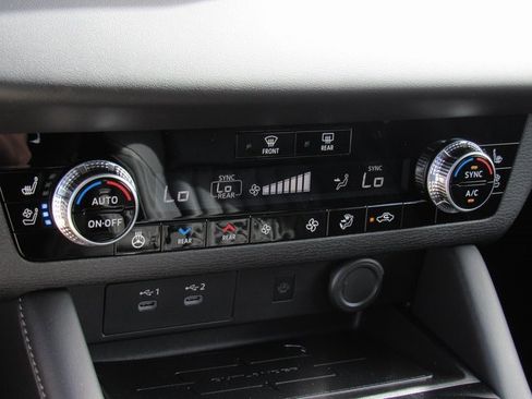 New 2025 Mitsubishi Outlander SEL image 20