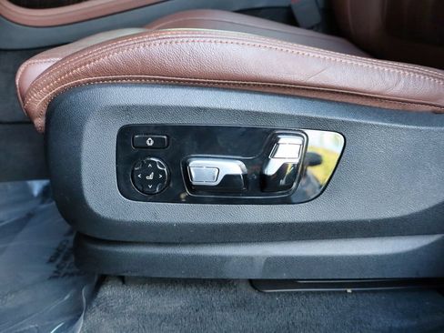 Used 2021 BMW X7 M50i w/ Dynamic Handling Package AWD/4WD image 55