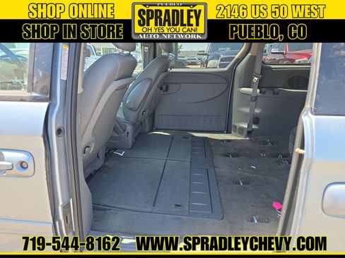 Used 2005 Dodge Grand Caravan SXT w/ Leather Interior Group FWD image 5