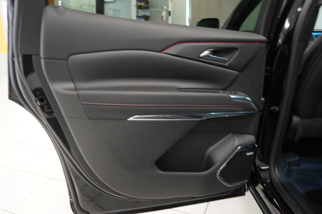 New 2026 Chevrolet Traverse RS w/ LPO, Floor Liner Package AWD/4WD image 29