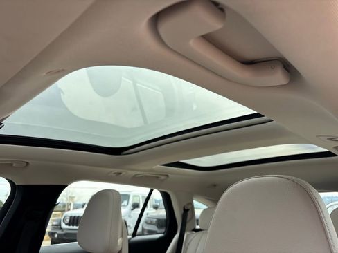 Used 2025 Mercedes-Benz E 450 4MATIC All-Terrain Wagon image 12