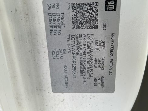 Used 2024 GMC Savana 2500 w/ Driver Convenience Package RWD image 36