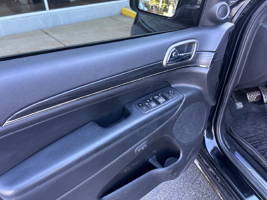 Used 2021 Jeep Grand Cherokee Limited w/ Sun & Sound Group AWD/4WD image 12