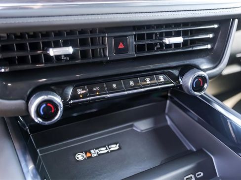 Used 2025 Chevrolet Tahoe Z71 w/ Comfort Package image 19