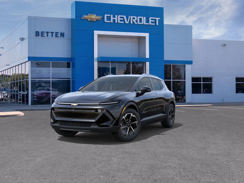 New 2026 Chevrolet Equinox EV LT AWD/4WD image 8