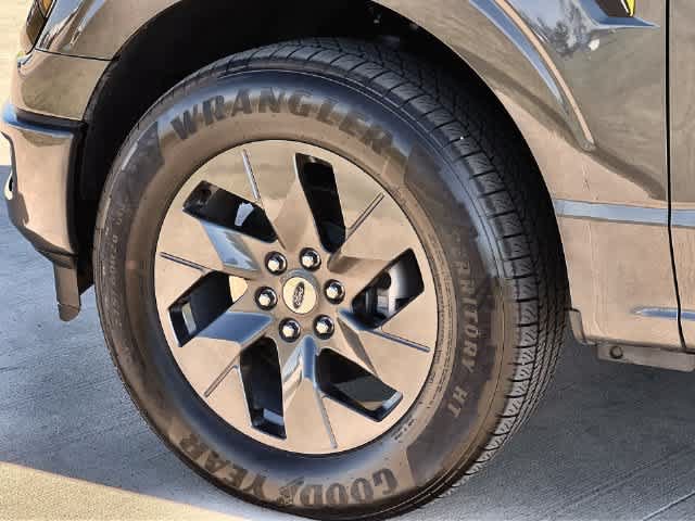 Used 2025 Ford F150 STX w/ Equipment Group 200A RWD image 9