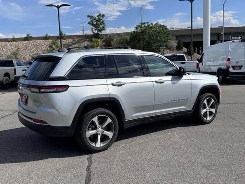 Used 2023 Jeep Grand Cherokee 4WD 4xe image 8