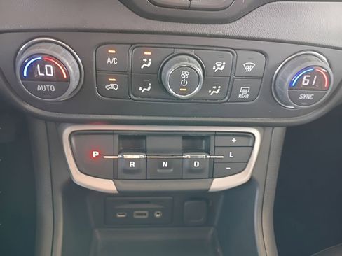 Used 2023 GMC Terrain SLT FWD image 16