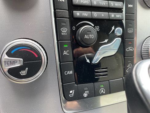 Used 2017 Volvo V60 T5 Cross Country w/ Climate Package image 29