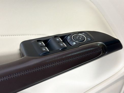 Used 2019 Lincoln MKC Reserve w/ MKC Climate Package AWD/4WD image 17