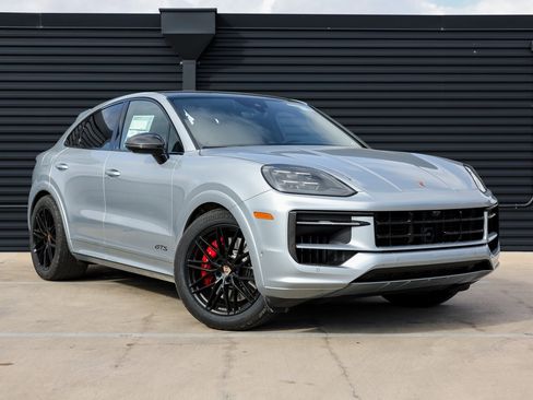 New 2026 Porsche Cayenne GTS image 9