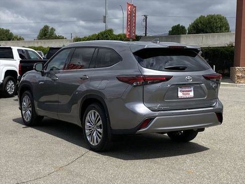 Certified 2026 Toyota Highlander Platinum AWD/4WD image 40