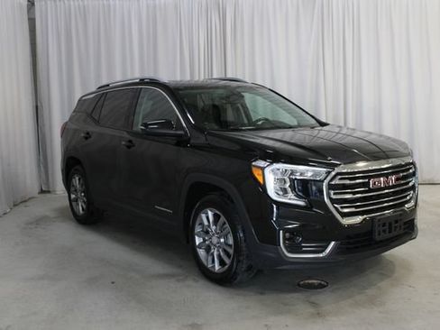 Used 2022 GMC Terrain SLT w/ GMC Pro Grade Package AWD/4WD image 27