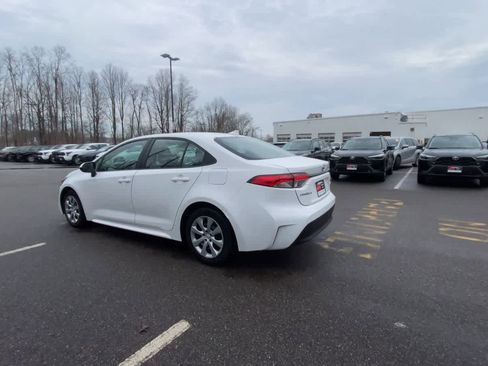 Used 2023 Toyota Corolla LE image 9