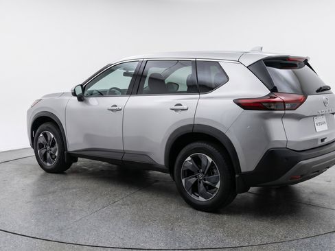 Used 2025 Nissan Rogue SV AWD/4WD image 6