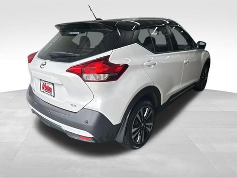 Used 2020 Nissan Kicks SR w/ SR Premium Package FWD image 4
