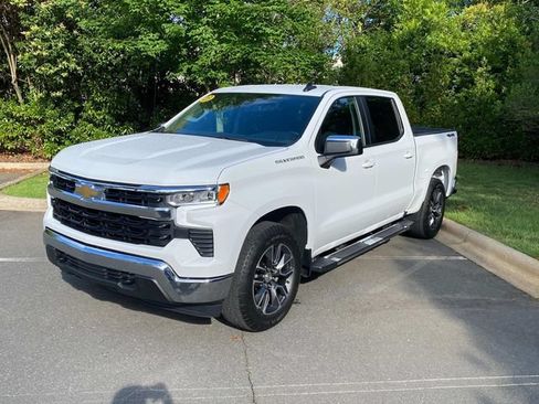 Used 2023 Chevrolet Silverado 1500 LT AWD/4WD image 3