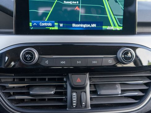 Used 2020 Ford Escape SE FWD image 19