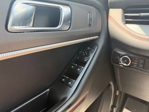 Used 2025 Ford Explorer ST-Line AWD/4WD image 13