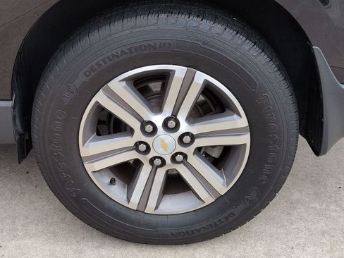 Used 2017 Chevrolet Traverse LT image 25