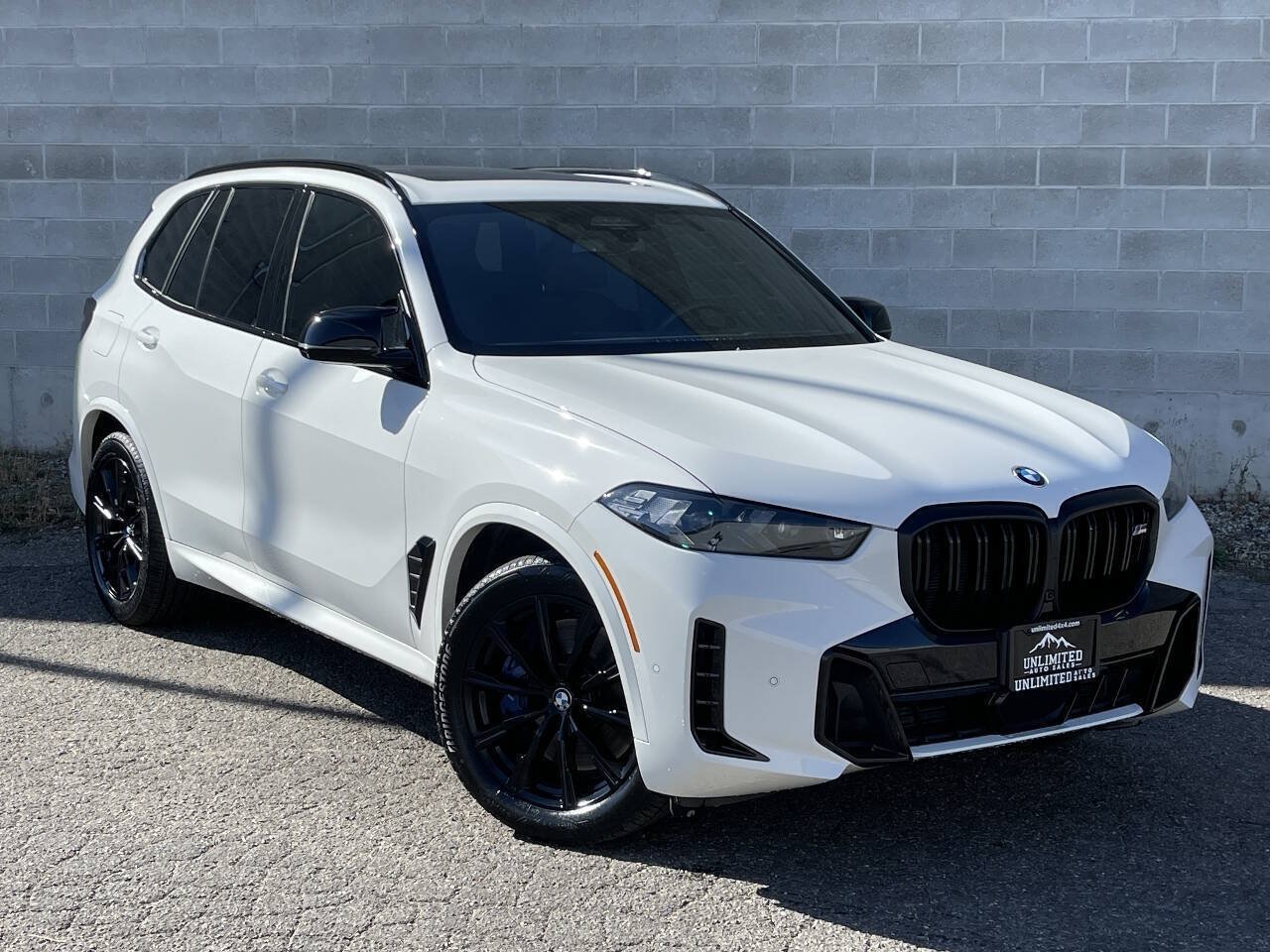 Used 2026 BMW X5 M60i AWD/4WD image 1