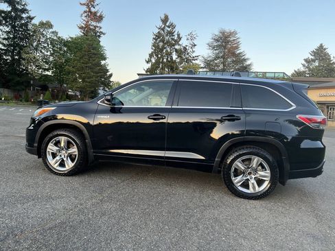 Used 2014 Toyota Highlander Limited Platinum AWD/4WD image 8