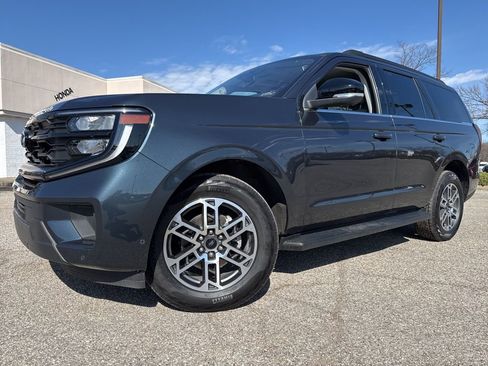 Used 2025 Ford Expedition Active image 1