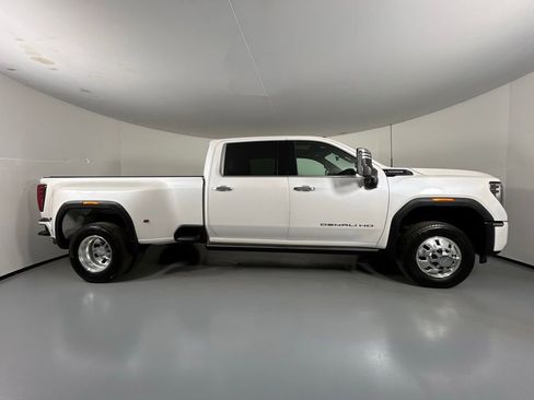 Used 2024 GMC Sierra 3500 Denali Ultimate image 7