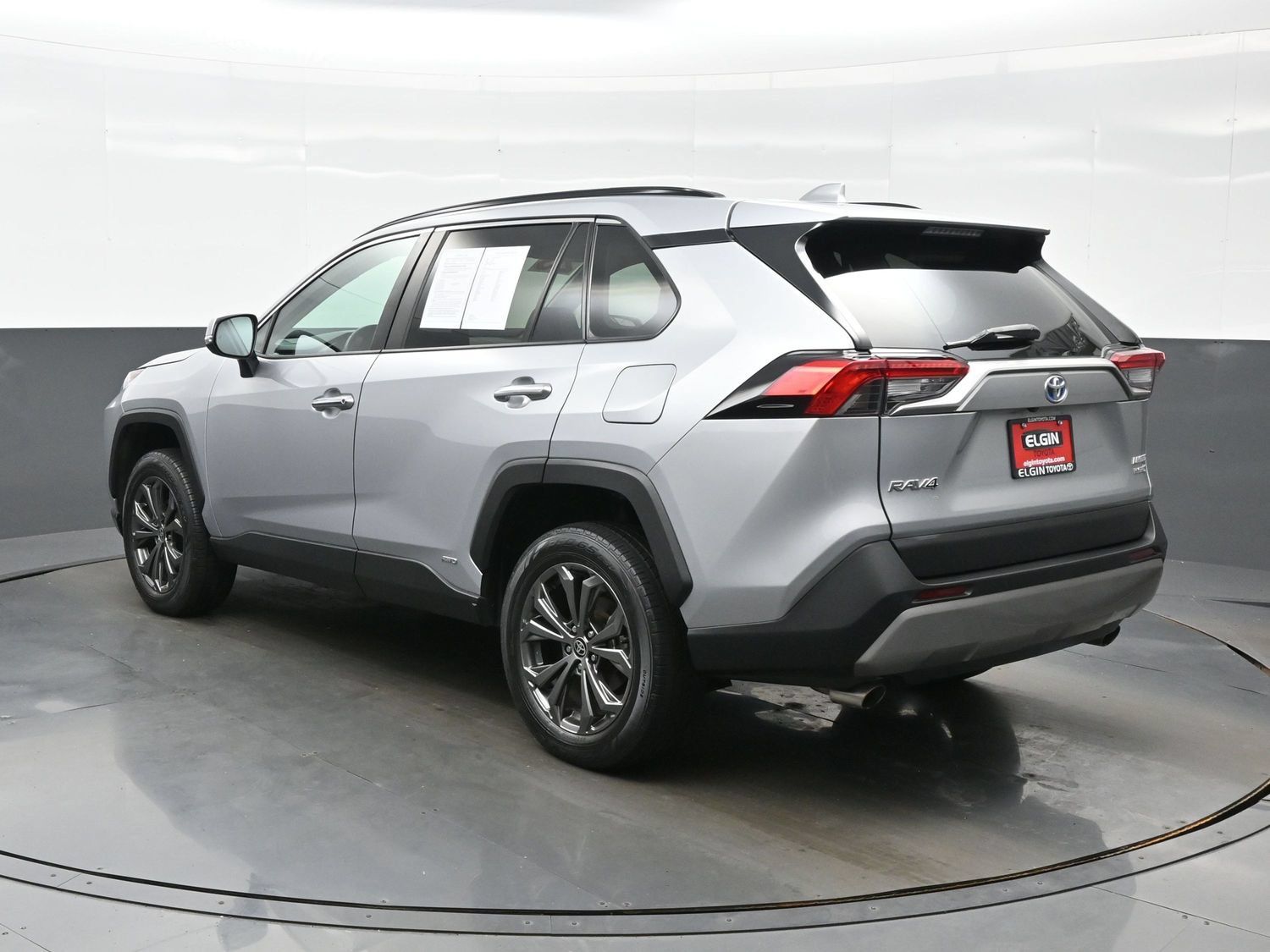 Used 2023 Toyota RAV4 Limited AWD/4WD image 4