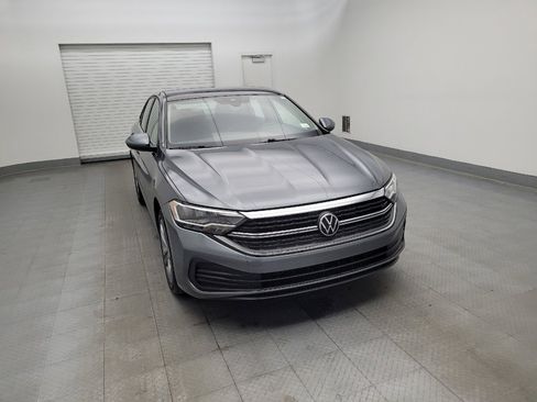 Used 2024 Volkswagen Jetta SE image 14