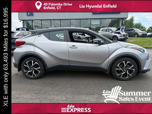 Used 2019 Toyota C-HR XLE FWD image 2