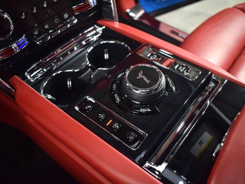 Certified 2022 Rolls-Royce Cullinan w/ Dynamic Package image 36