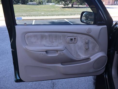 Used 2002 Toyota Tacoma 4x4 Regular Cab image 48