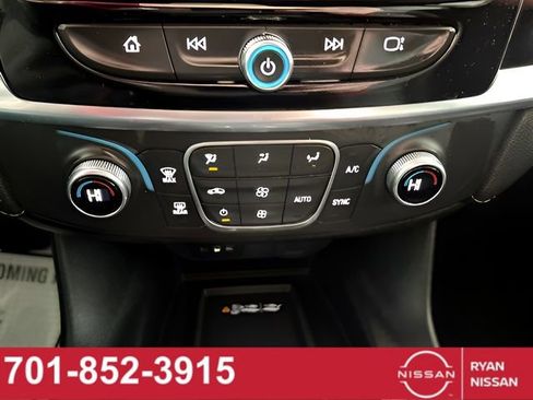 Used 2022 Chevrolet Traverse LT image 21