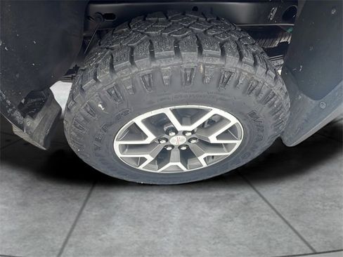 Used 2022 GMC Canyon AT4 image 39