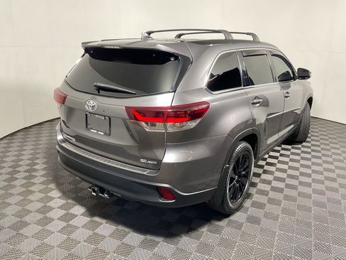 Used 2019 Toyota Highlander SE AWD/4WD image 20