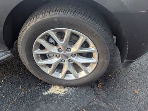 Used 2021 Ford Expedition Max XLT image 11