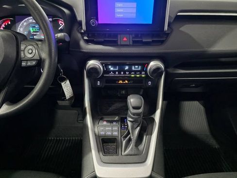 Used 2023 Toyota RAV4 LE AWD/4WD image 20