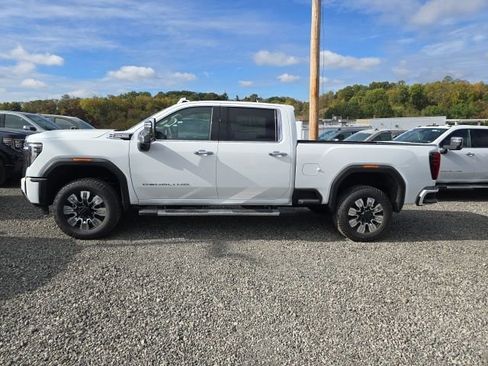New 2026 GMC Sierra 2500 Denali w/ Denali Reserve Package AWD/4WD image 2