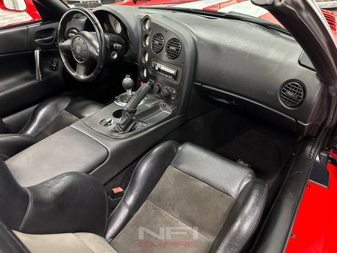 Used 2004 Dodge Viper SRT-10 image 41