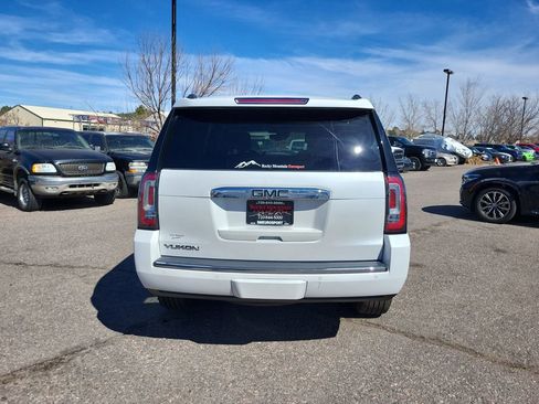 Used 2020 GMC Yukon Denali w/ Denali Premium Package image 5