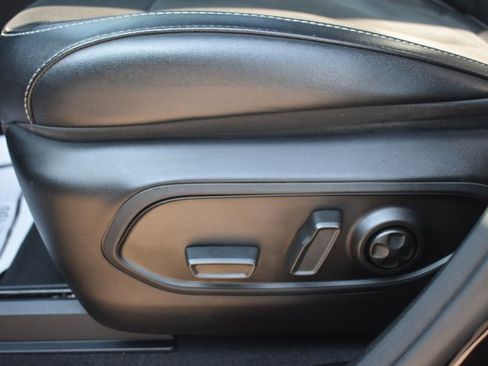 Used 2023 Jeep Grand Cherokee Altitude RWD image 12